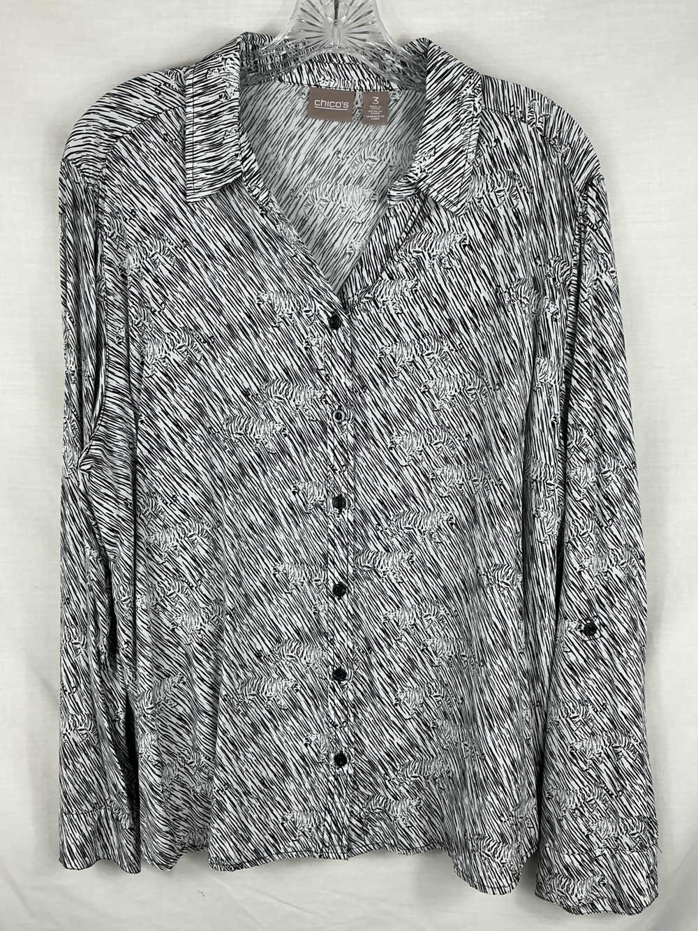 CHICO’S Black & White Tiger Print Button Down Blouse Womens 3